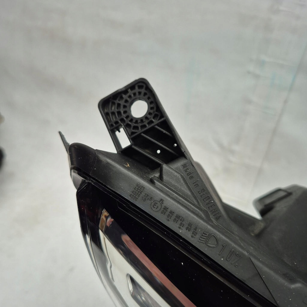 Frontscheinwerfer Renault Scenic 260105116R Rechts Scheinwerfer Headlight SCH8098321802vx