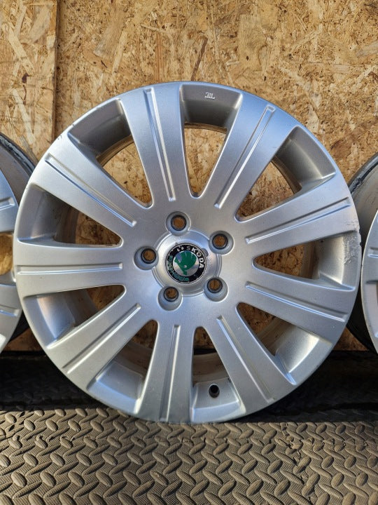 4x Alufelge 17 Zoll 6.0" 5x112 45ET Glanz Silber 3T0601025J Skoda Octavia I FEL8399014551wf
