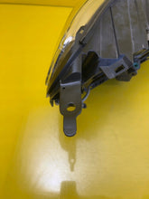 Laden Sie das Bild in den Galerie-Viewer, Frontscheinwerfer Peugeot Expert Traveller 9808573580 Xenon Links Headlight SCH7175576610no