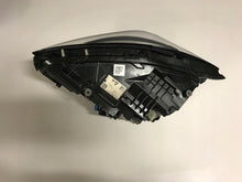 Laden Sie das Bild in den Galerie-Viewer, Frontscheinwerfer Mercedes-Benz W247 2479062003 LED Rechts Headlight