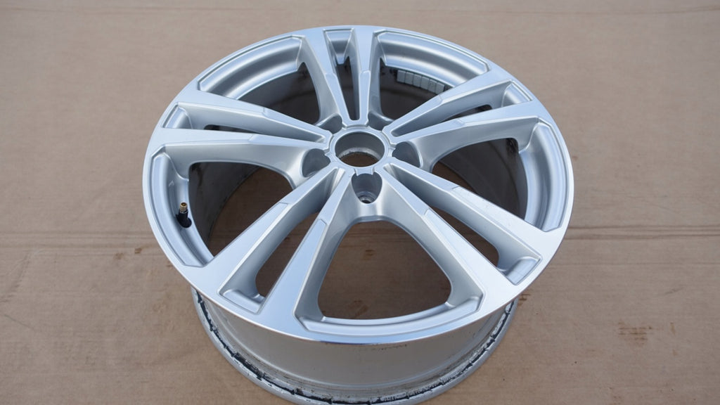 1x Alufelge 18 Zoll 7.5" 5x112 51ET Glanz Silber 8V0601025BL Audi A3 Rim Wheel FEL9176415924ia
