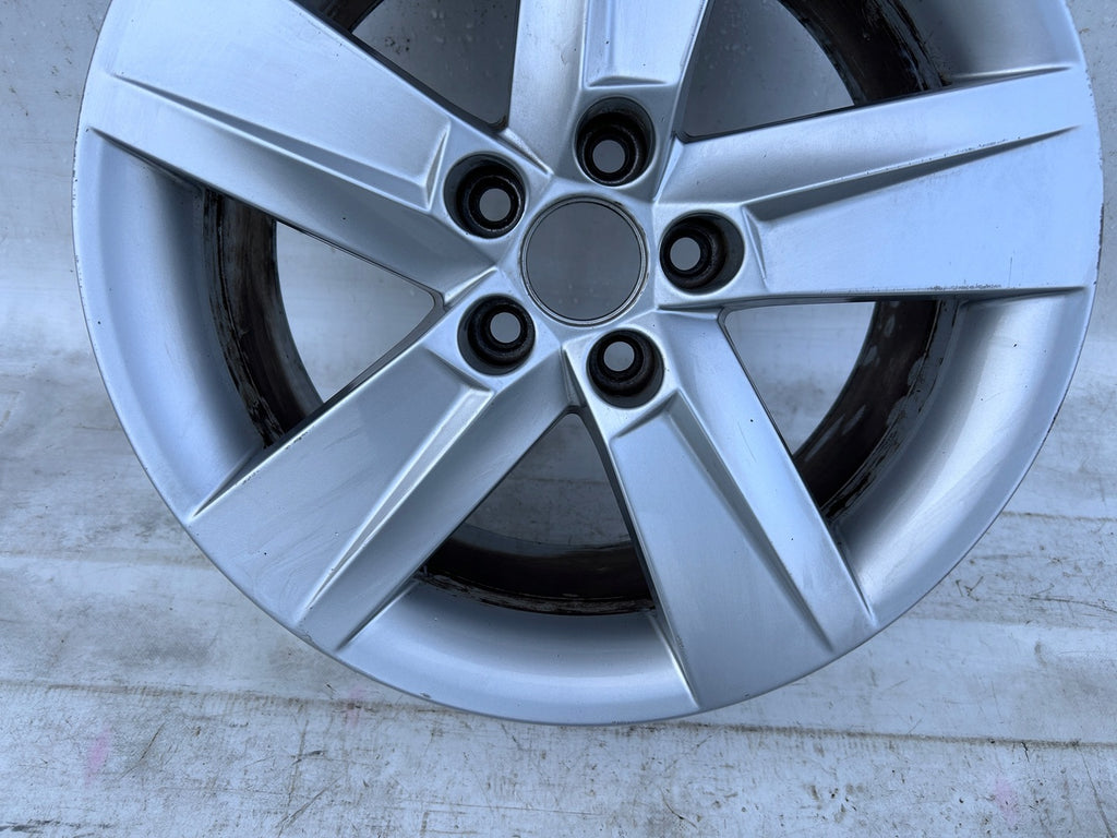 1x Alufelge 16 Zoll 7.0" 5x100 46ET 6V0601025B Skoda Fabia Rapid Rim Wheel