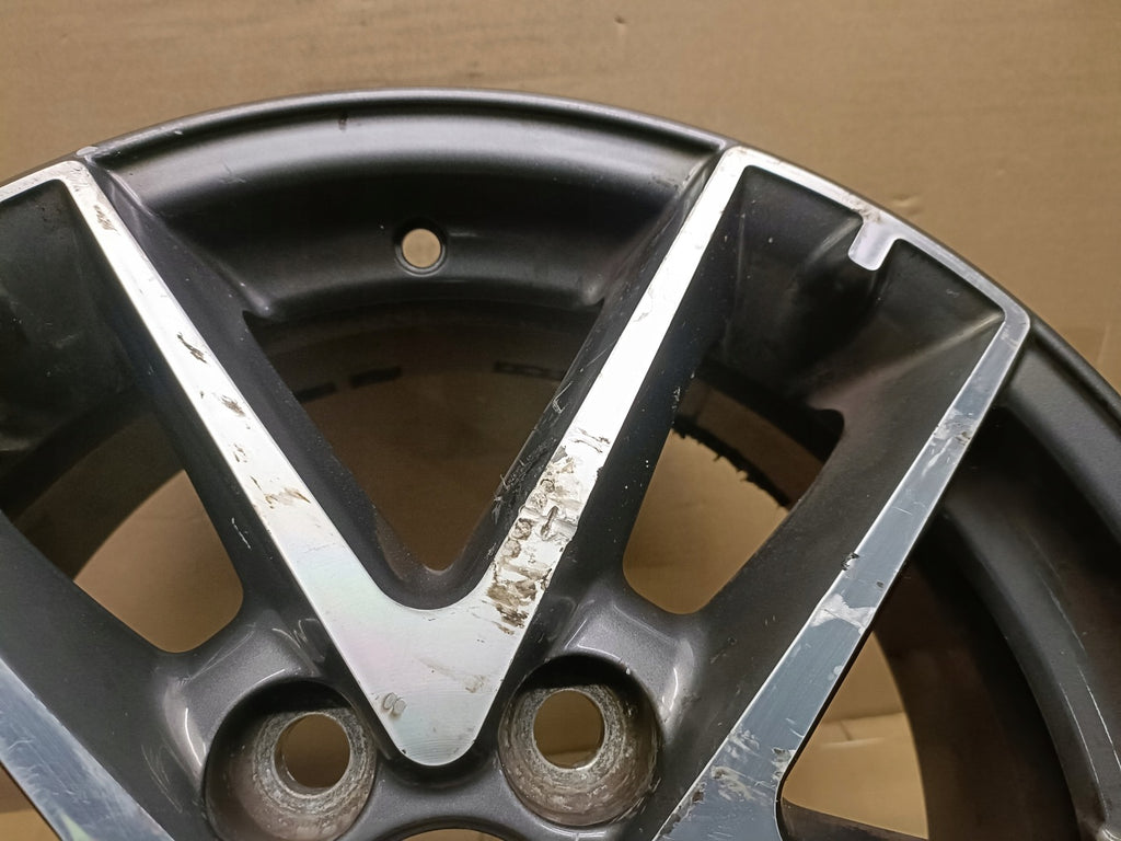 1x Alufelge 16 Zoll 6.5" 5x114.3 45ET Glanz Silber 42611-YY500 Mg Auris