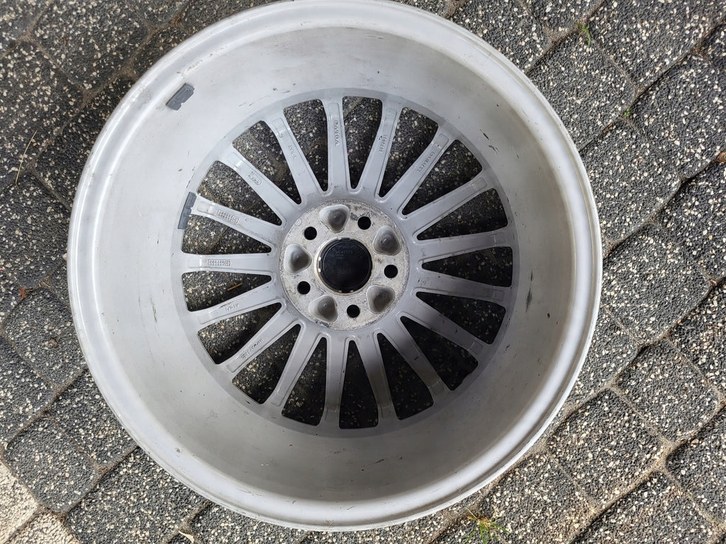 1x Alufelge 17 Zoll 7.5" 5x108 43ET Silber 8672088 Volvo Rim Wheel