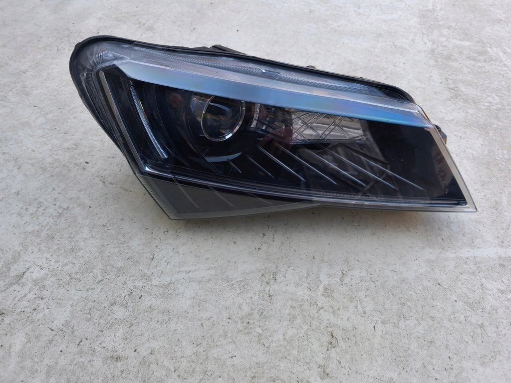 Frontscheinwerfer Skoda Superb III 3V1941016B Xenon Rechts Headlight SCH8788844559nv