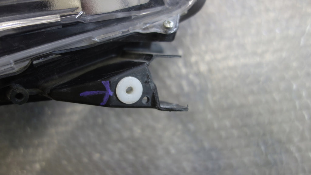 Frontscheinwerfer Citroën C-Crosser Xenon Links Scheinwerfer Headlight