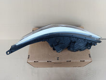 Laden Sie das Bild in den Galerie-Viewer, Frontscheinwerfer Kia Ceed 92101-A2010 Ein Stück (Rechts oder Links) Headlight