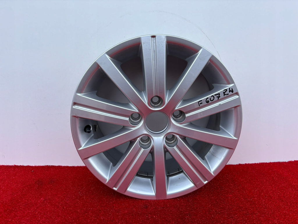 1x Alufelge 15 Zoll 6.5" 5x112 50ET 5K0601025J VW Golf Touran Rim Wheel