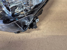 Laden Sie das Bild in den Galerie-Viewer, Frontscheinwerfer Mazda 2 Dj LED Links Scheinwerfer Headlight