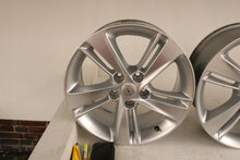Load image into Gallery viewer, 1x Alufelge 17 Zoll 7.5" 5x115 45ET Glanz Silber OP101 Opel Insignia Astra J FEL3129698322be