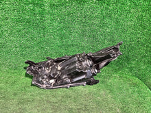 Load image into Gallery viewer, Frontscheinwerfer Toyota Yaris 81150-02 Rechts Scheinwerfer Headlight SCH3107459531si