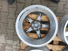 Laden Sie das Bild in den Galerie-Viewer, 1x Alufelge 17 Zoll 7.0" 5x112 54ET Glanz Schwarz 5P0601025 Seat Toledo I FEL4825478543or