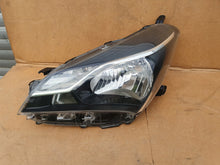 Load image into Gallery viewer, Frontscheinwerfer Toyota Yaris Links Scheinwerfer Headlight SCH4639965502eu