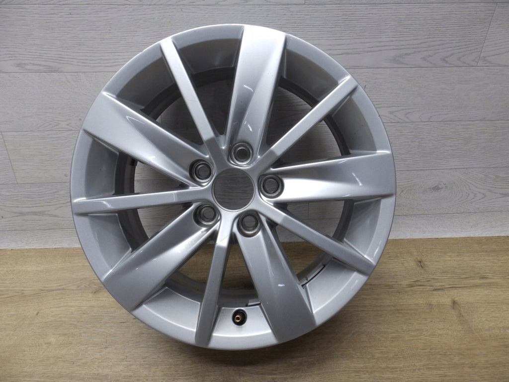 1x Alufelge 15 Zoll 6.0" 5x100 38ET Glanz Silber 6C0601025 VW Polo Rim Wheel