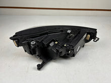 Laden Sie das Bild in den Galerie-Viewer, Frontscheinwerfer Seat Leon 5FB941005D Xenon Links Scheinwerfer Headlight