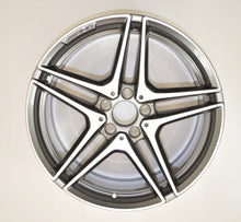 Laden Sie das Bild in den Galerie-Viewer, 1x Alufelge 19 Zoll 8.5&quot; 5x112 54ET Silber A2054013600 Mercedes-Benz W205