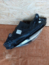 Laden Sie das Bild in den Galerie-Viewer, Frontscheinwerfer Mercedes-Benz W246 A2469066101 LED Links Headlight