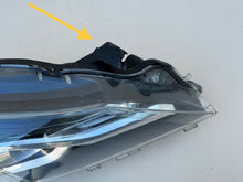 Load image into Gallery viewer, Frontscheinwerfer Toyota Yaris Rechts Scheinwerfer Headlight