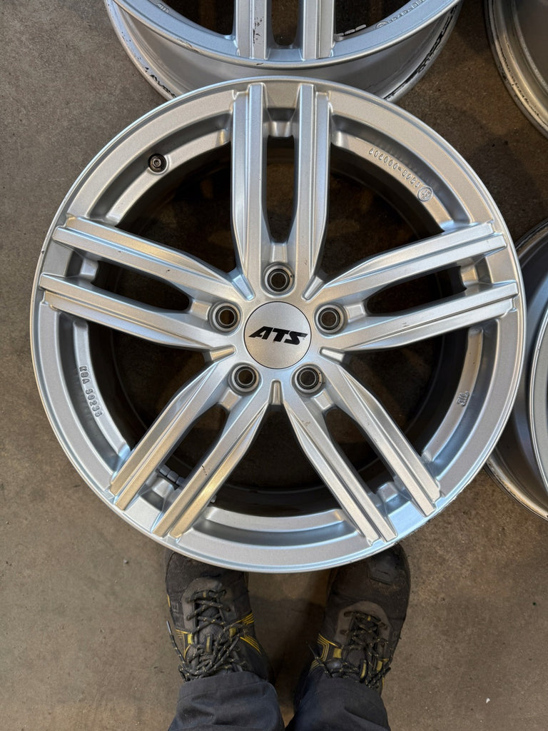 4x Alufelge 17 Zoll 7.0" 5x112 49ET Silber AT70749V21 Rim Wheel FEL9421050780vy