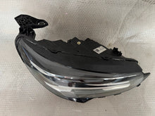 Laden Sie das Bild in den Galerie-Viewer, Frontscheinwerfer Opel Corsa F 39162654 354261827 Full LED Rechts Headlight SCH4851506420hq