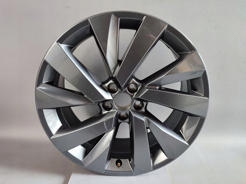 1x Alufelge 18 Zoll 7.0" 5x100 39ET Glanz Silber 2GM601025B VW T Cross T-Cross