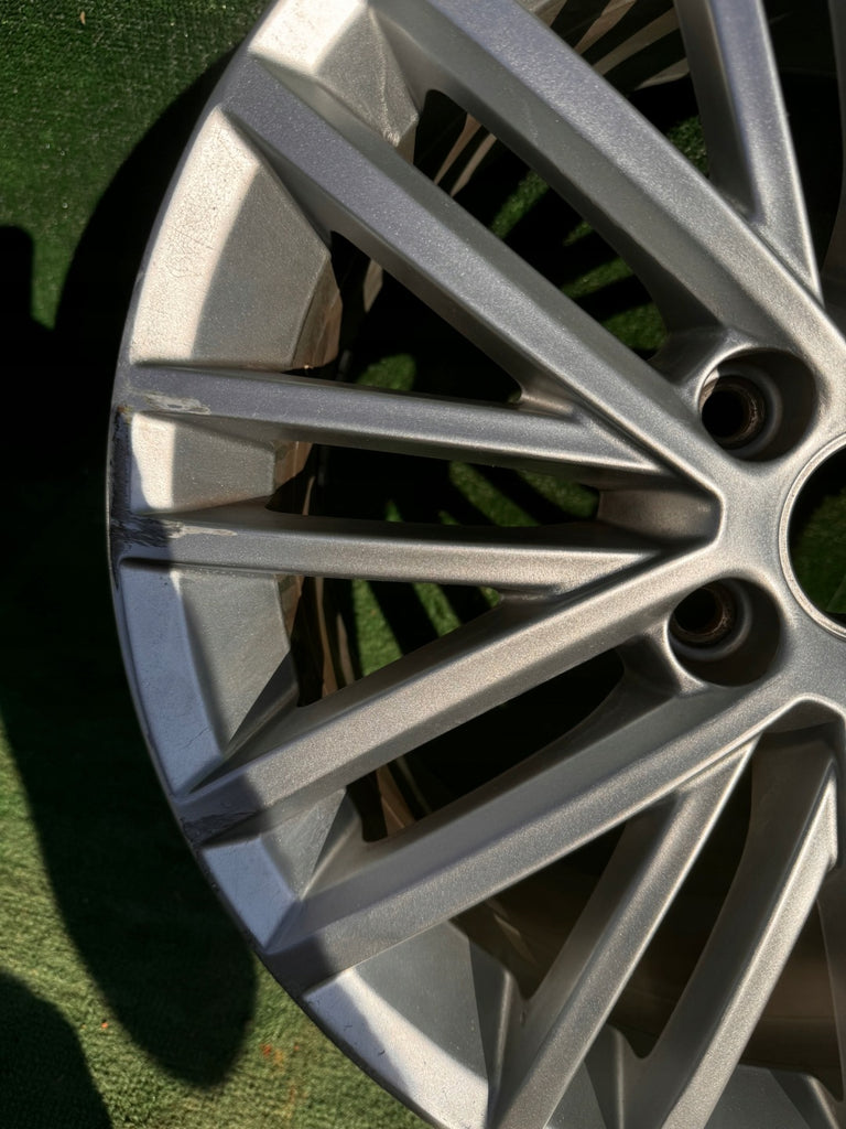 1x Alufelge 17 Zoll 7.0" 5x112 54ET Glanz Silber 5K7601025A VW Golf VI I FEL9582802783dr