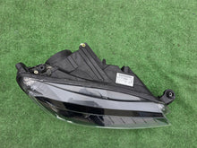 Laden Sie das Bild in den Galerie-Viewer, Frontscheinwerfer Skoda Superb III 3V1941016A Xenon Rechts Headlight