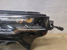 Laden Sie das Bild in den Galerie-Viewer, Frontscheinwerfer Skoda Karoq 57B941036 Rechts Scheinwerfer Headlight SCH9148603738dk