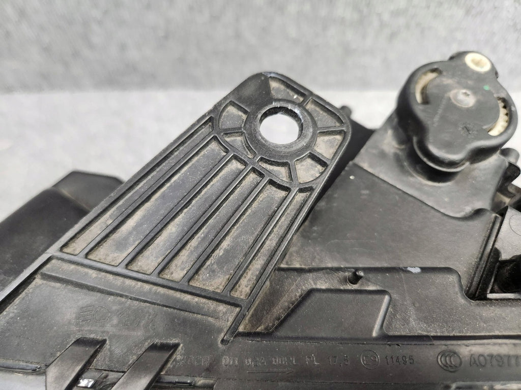 Frontscheinwerfer VW Amarok 2H3941031 901131682H Xenon Links Headlight SCH5274216102ya