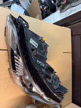 Laden Sie das Bild in den Galerie-Viewer, Frontscheinwerfer Peugeot 5008 90056582 Links Scheinwerfer Headlight SCH3113813355cq