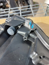 Laden Sie das Bild in den Galerie-Viewer, Frontscheinwerfer Renault Kangoo 260608411 Links Scheinwerfer Headlight SCH7201059161vk