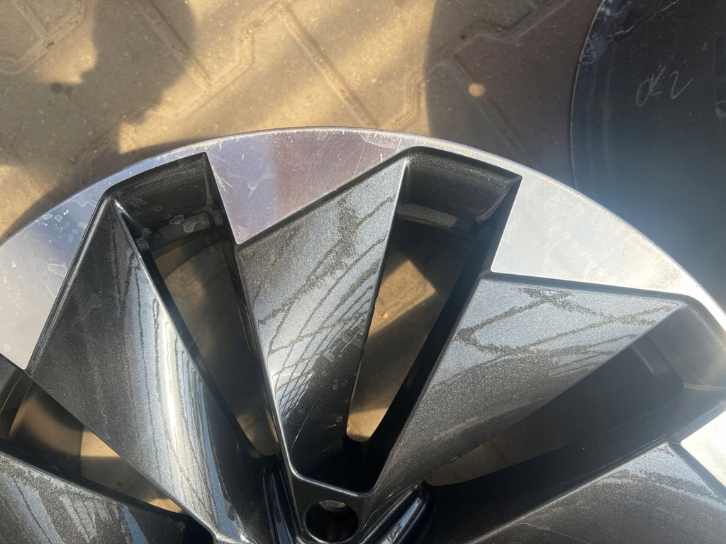 1x Alufelge 21 Zoll 8.5" 5x112 40ET Glanz Schwarz 5LA601025L Skoda Enyaq FEL3027635544tr