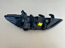 Load image into Gallery viewer, Frontscheinwerfer Hyundai Elantra 92101-F2100 Links Scheinwerfer Headlight