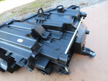 Load image into Gallery viewer, Frontscheinwerfer Audi E-Tron 89A941033D LED Ein Stück (Rechts oder Links)