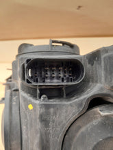 Laden Sie das Bild in den Galerie-Viewer, Frontscheinwerfer Ford Focus BM51-13D154-AE Xenon Ein Stück (Rechts oder Links) SCH7052739941lt