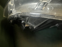 Laden Sie das Bild in den Galerie-Viewer, Frontscheinwerfer VW 7E5941016 Xenon Rechts Scheinwerfer Headlight SCH5328095908fr