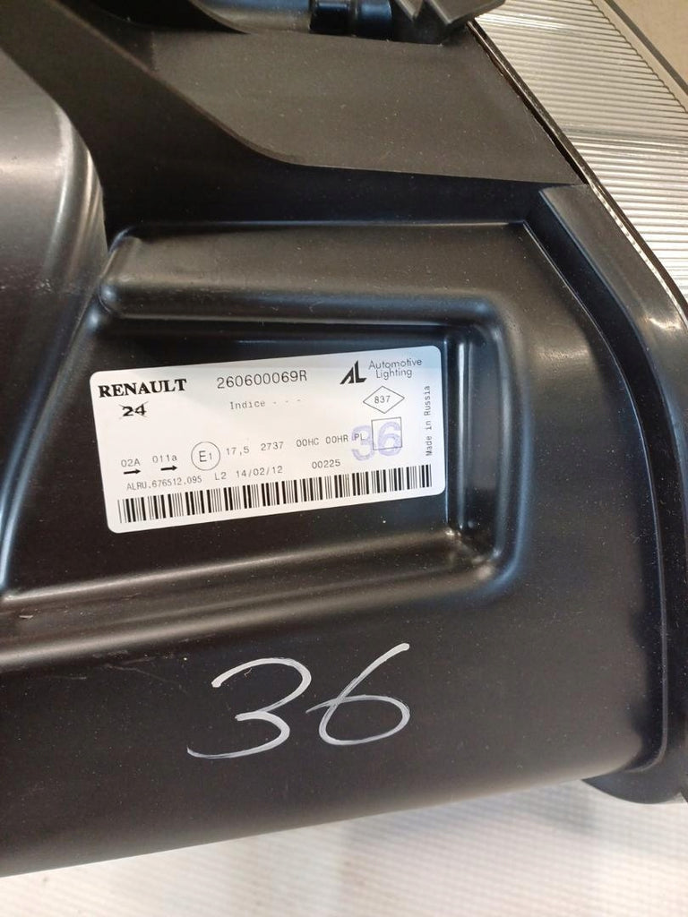 Frontscheinwerfer Dacia Duster 260600069R Links Scheinwerfer Headlight SCH9956385535mn