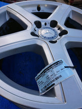 Load image into Gallery viewer, 1x Alufelge 18 Zoll 8.5&quot; 5x112 49ET Glanz Silber Mercedes-Benz Rim Wheel