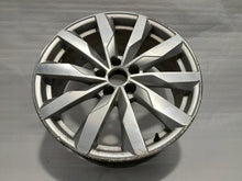 Laden Sie das Bild in den Galerie-Viewer, 1x Alufelge 18 Zoll 8.0" 5x112 40ET Silber 8W0601025S Audi A4 B9 Rim Wheel FEL3009768384nh