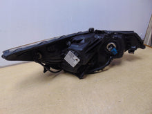 Laden Sie das Bild in den Galerie-Viewer, Frontscheinwerfer Honda Accord VIII W3T19371 Xenon Ein Stück (Rechts oder Links)