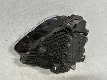 Laden Sie das Bild in den Galerie-Viewer, Frontscheinwerfer Porsche Taycan 9J1941031D- LED Links Scheinwerfer Headlight SCH4161733776bc