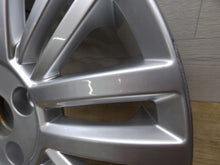 Laden Sie das Bild in den Galerie-Viewer, 1x Alufelge 15 Zoll 5.5&quot; 4x100 41ET Glanz Silber 1S0601025S VW Up Rim Wheel