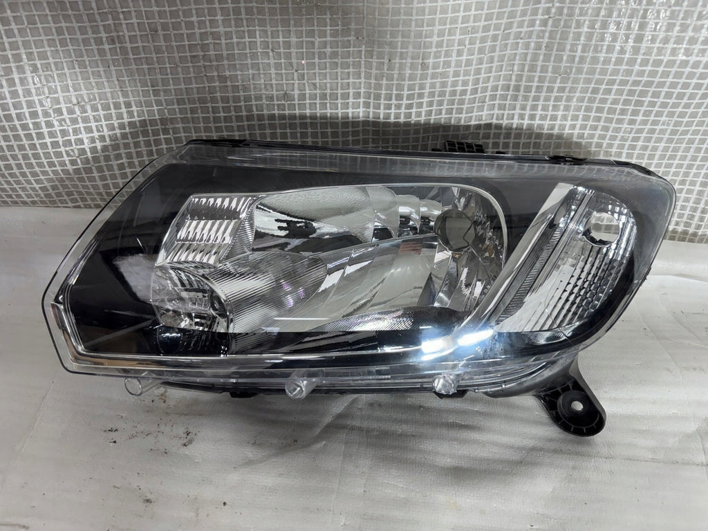 Frontscheinwerfer Dacia Sandero 260608494R Links Scheinwerfer Headlight