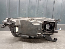 Load image into Gallery viewer, Frontscheinwerfer VW T-Roc 2GA941036AT Rechts Scheinwerfer Headlight SCH9144946195bn