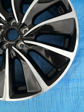 Laden Sie das Bild in den Galerie-Viewer, 1x Alufelge 19 Zoll 7.0&quot; 5x108 38ET Glanz Schwarz YP00174580 Opel Grandland X