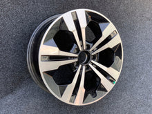 Laden Sie das Bild in den Galerie-Viewer, 1x Alufelge 18 Zoll 7.5&quot; 5x112 53ET A2474012900 Mercedes-Benz X247 Rim Wheel