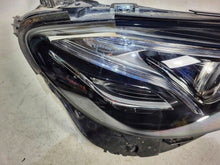 Laden Sie das Bild in den Galerie-Viewer, Frontscheinwerfer Mercedes-Benz W213 A2139061804 LED Rechts Headlight SCH6666003474gf
