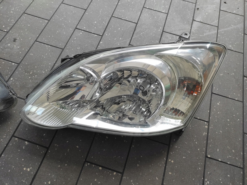 Frontscheinwerfer Toyota 89900170 89900169 8111002381 Rechts oder Links