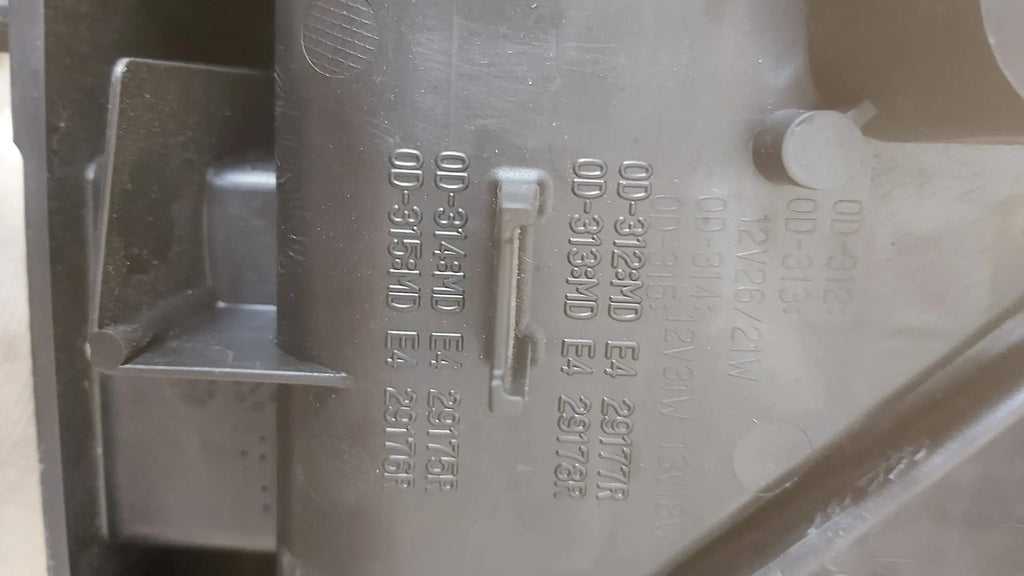 Frontscheinwerfer Toyota Yaris Cross Rechts Scheinwerfer Headlight SCH4715011523vt