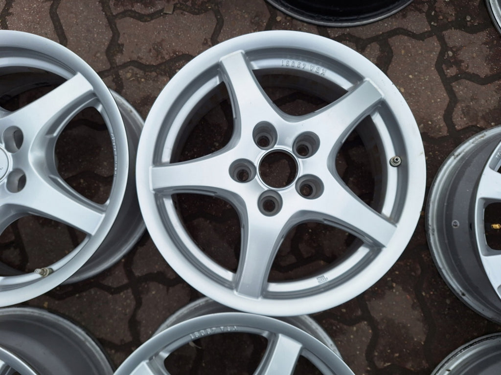 4x Alufelge 16 Zoll 6.5" 5x114.3 33ET Silber Hyundai I W Z Corolla Avensis FEL4367013181cv